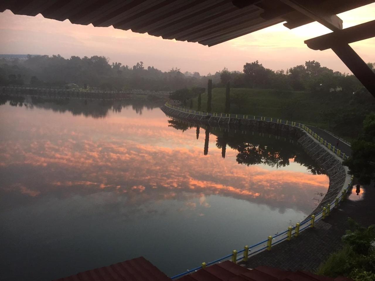 Omah Kenangan At Seven Trumpets Resort Maguwo Exterior photo